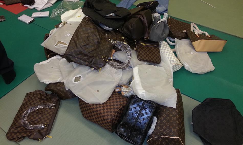 2013-9-3-1026Padělky Sapa3.jpg